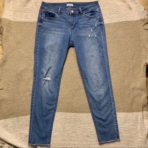 2/$20 all pants/jeans Kensie distressed